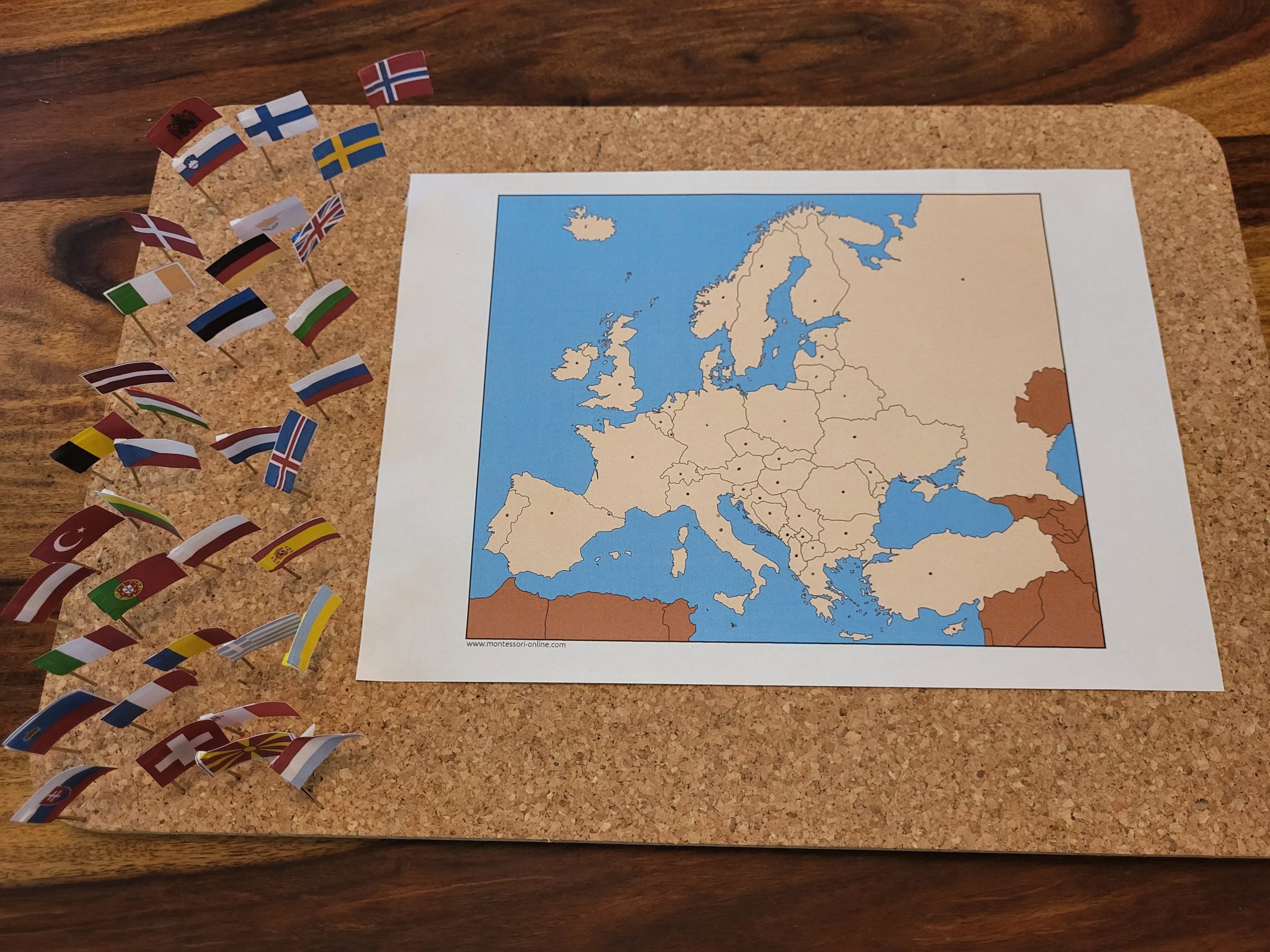 Flaggen Europa zuordnen Puzzlekarte Montessori online 4 scaled